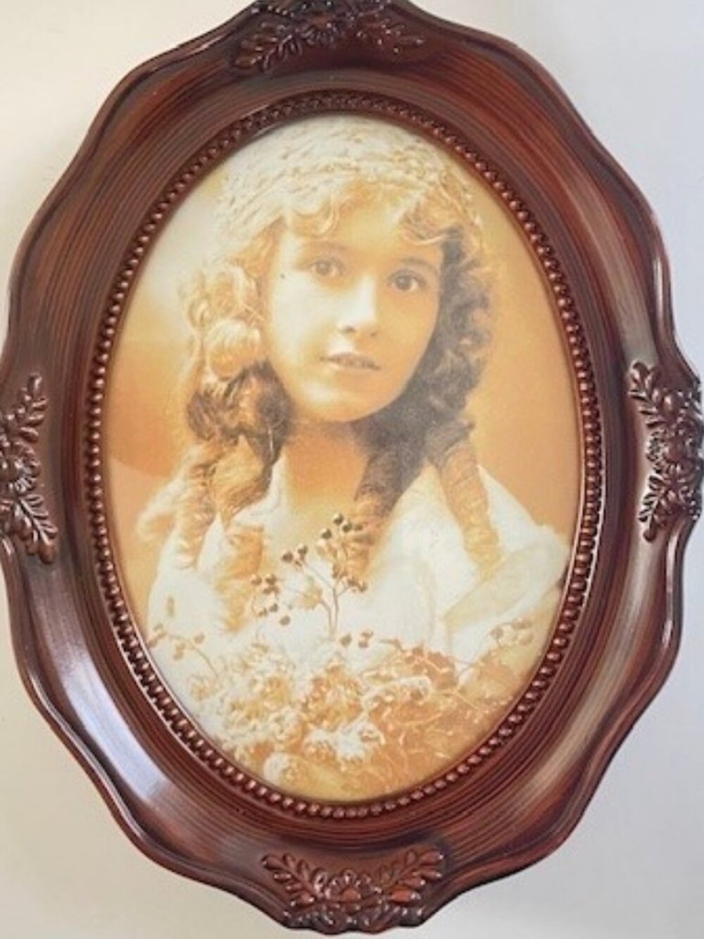 Vintage Style Red Ornate Melamine Photo Frame 5x7 – With Original Box